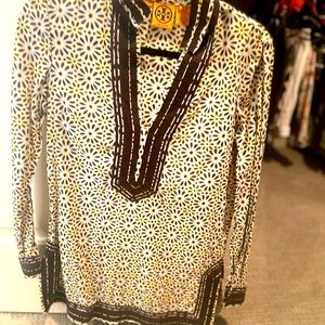 Tory Burch printed tunic . Size 4. Excellent condition. Cotton